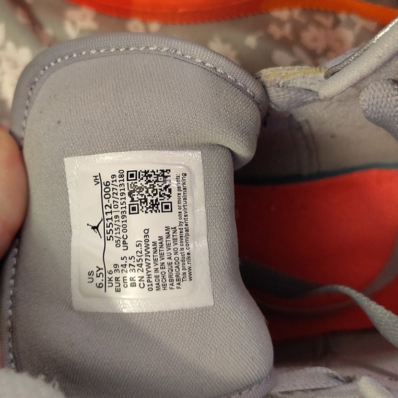 Gentle used Air Jordan 1 mid (gs) - Picture 11 of 12